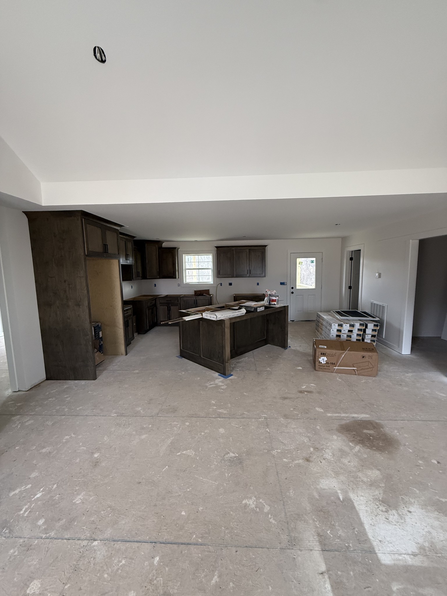 370 Hawkins Road Westmoreland, TN 37186 - Photo 2 of 3 a living room with furniture and a flat screen tv