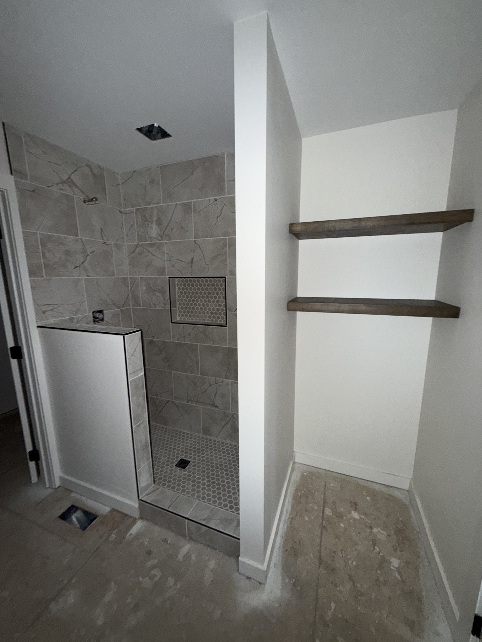 370 Hawkins Road Westmoreland, TN 37186 - Photo 3 of 3 a bathroom with a shower