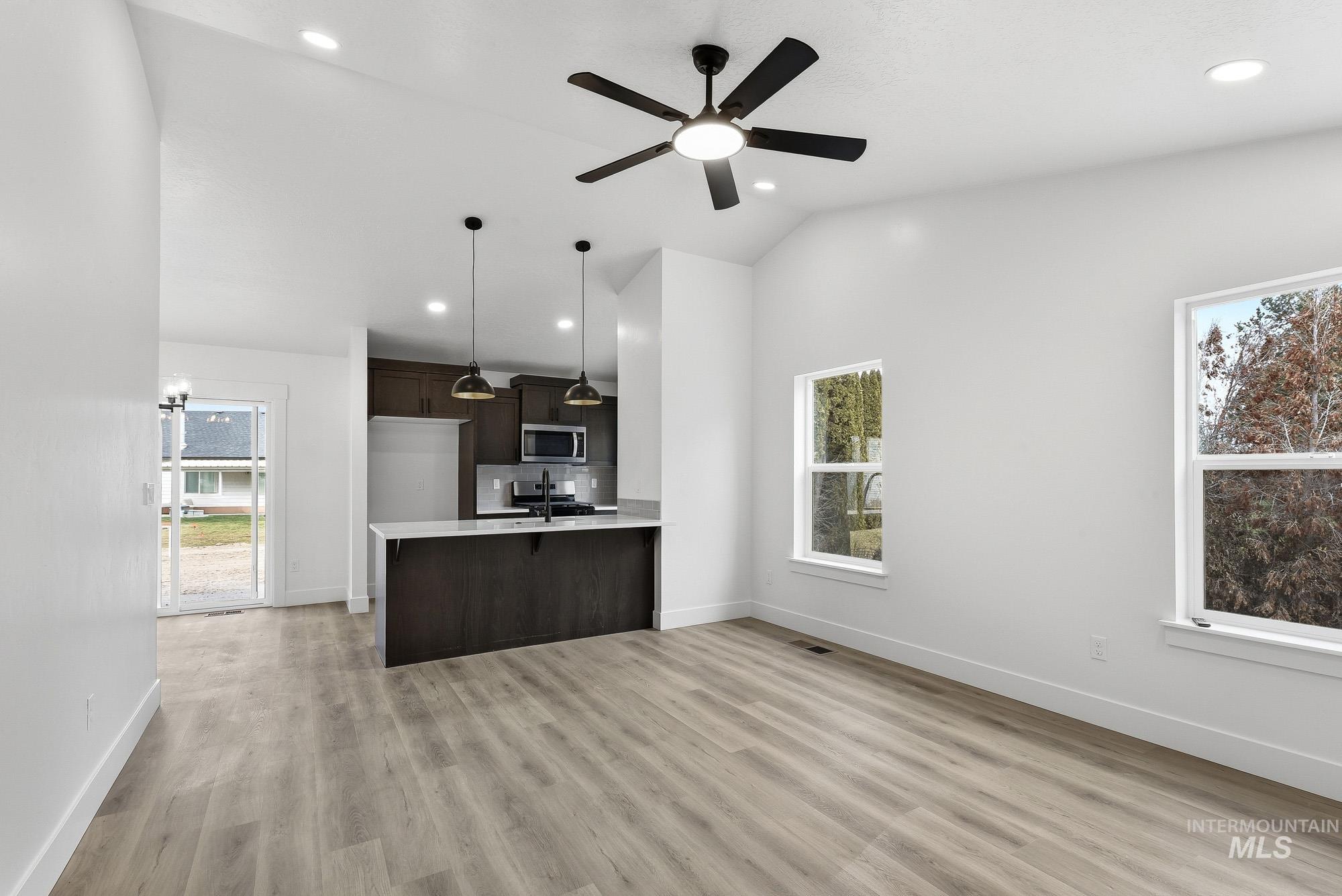 1132 Velvet Loop Wilder, ID 83676 - Photo 4 of 23