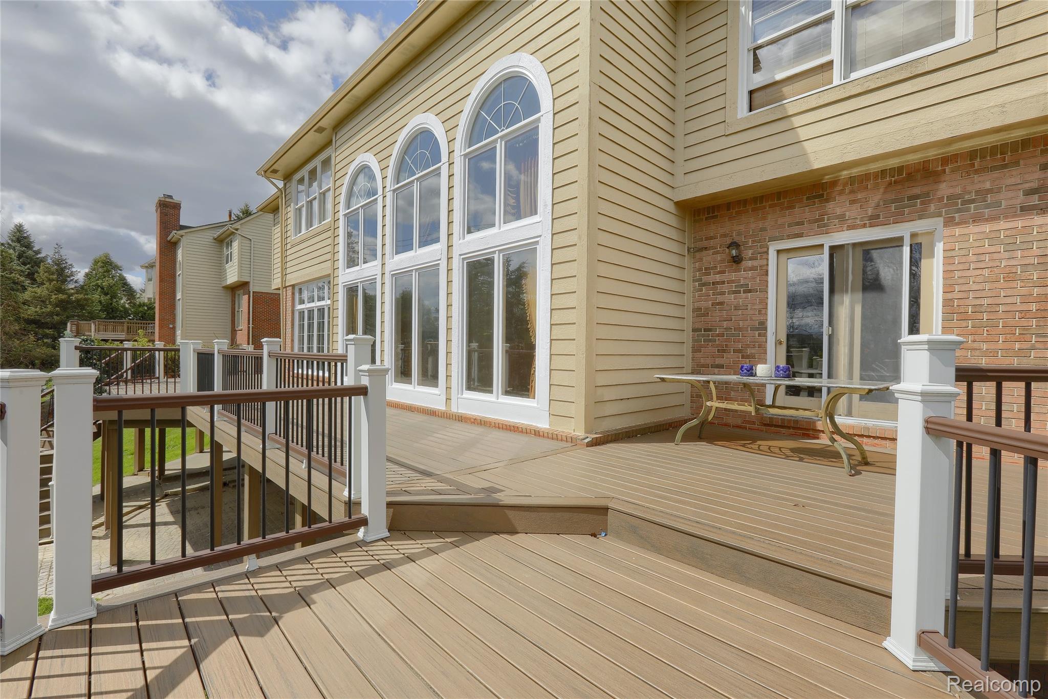2007 Mapleridge Road Rochester, MI 48309 - Photo 45 of 45 View of deck