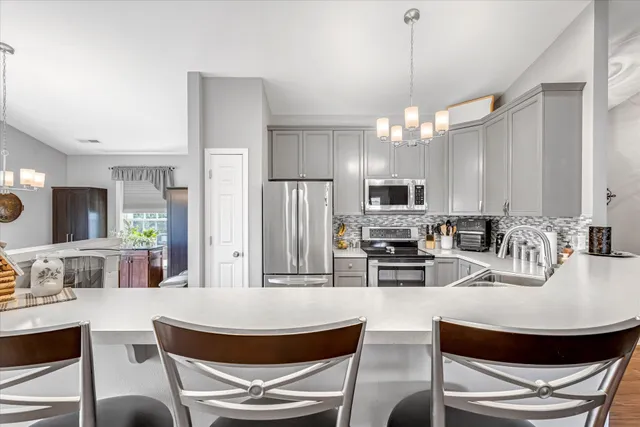 $349,900 | 1203 Woodbury Commons, Unit D, Waukesha, WI 53189