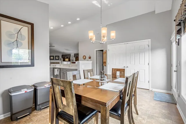 $349,900 | 1203 Woodbury Commons, Unit D, Waukesha, WI 53189