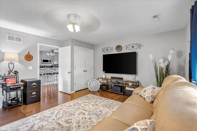 $349,900 | 1203 Woodbury Commons, Unit D, Waukesha, WI 53189