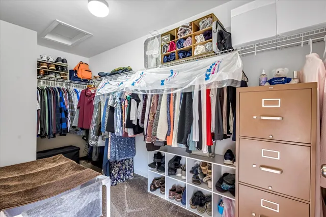 $349,900 | 1203 Woodbury Commons, Unit D, Waukesha, WI 53189