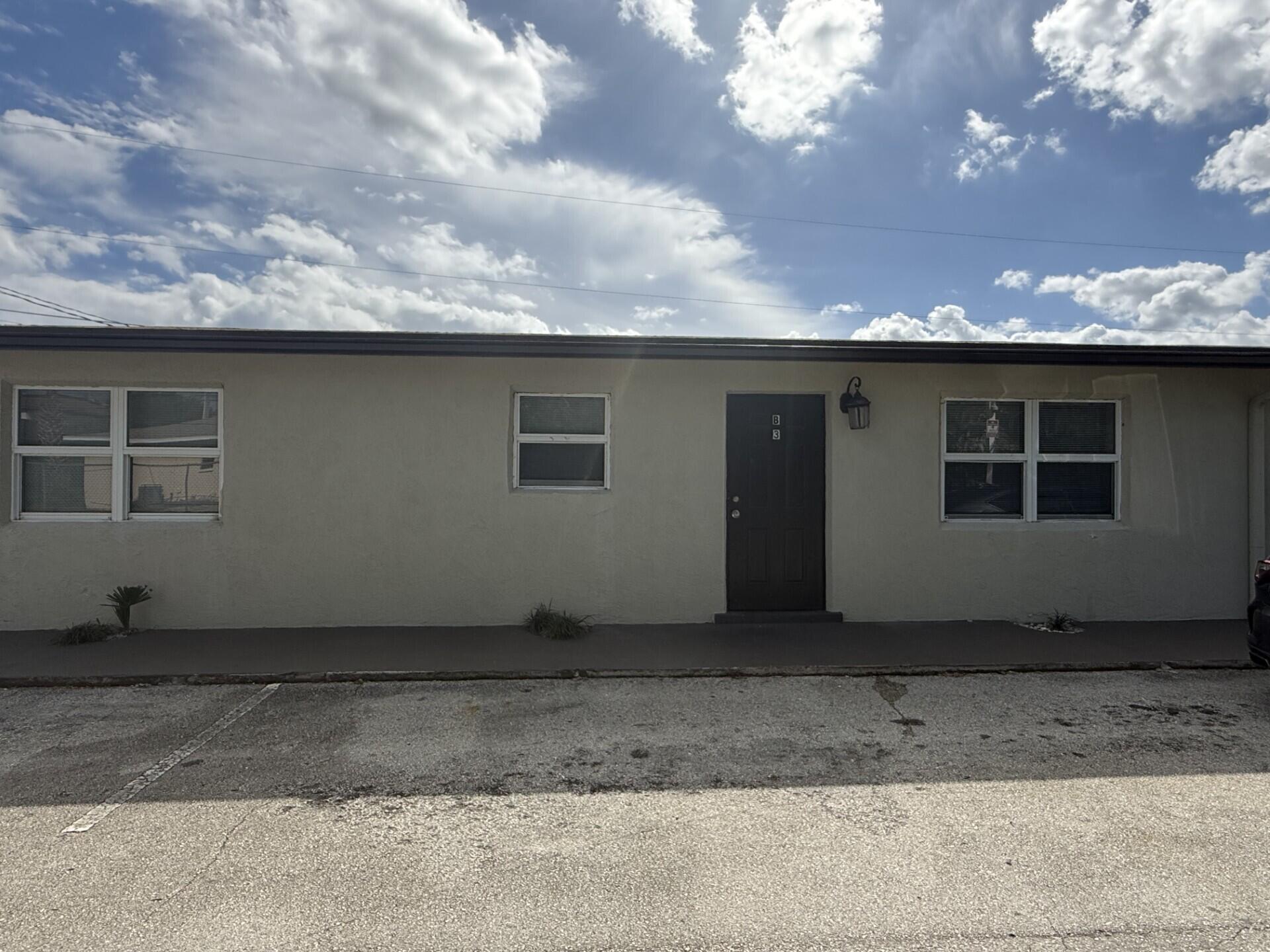 2830 Avenue South, Unit B3 Riviera Beach, FL 33404 - Photo 8 of 8 Exterior
