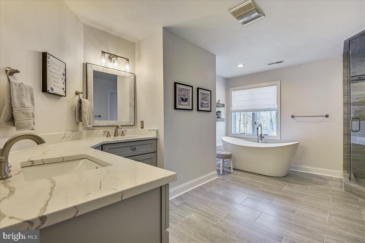 14408 Katie Road Phoenix, MD 21131 - Photo 29 of 53 Primary Bath