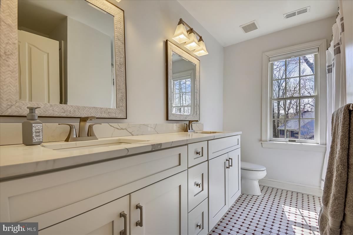 14408 Katie Road Phoenix, MD 21131 - Photo 36 of 53 Hall Bath