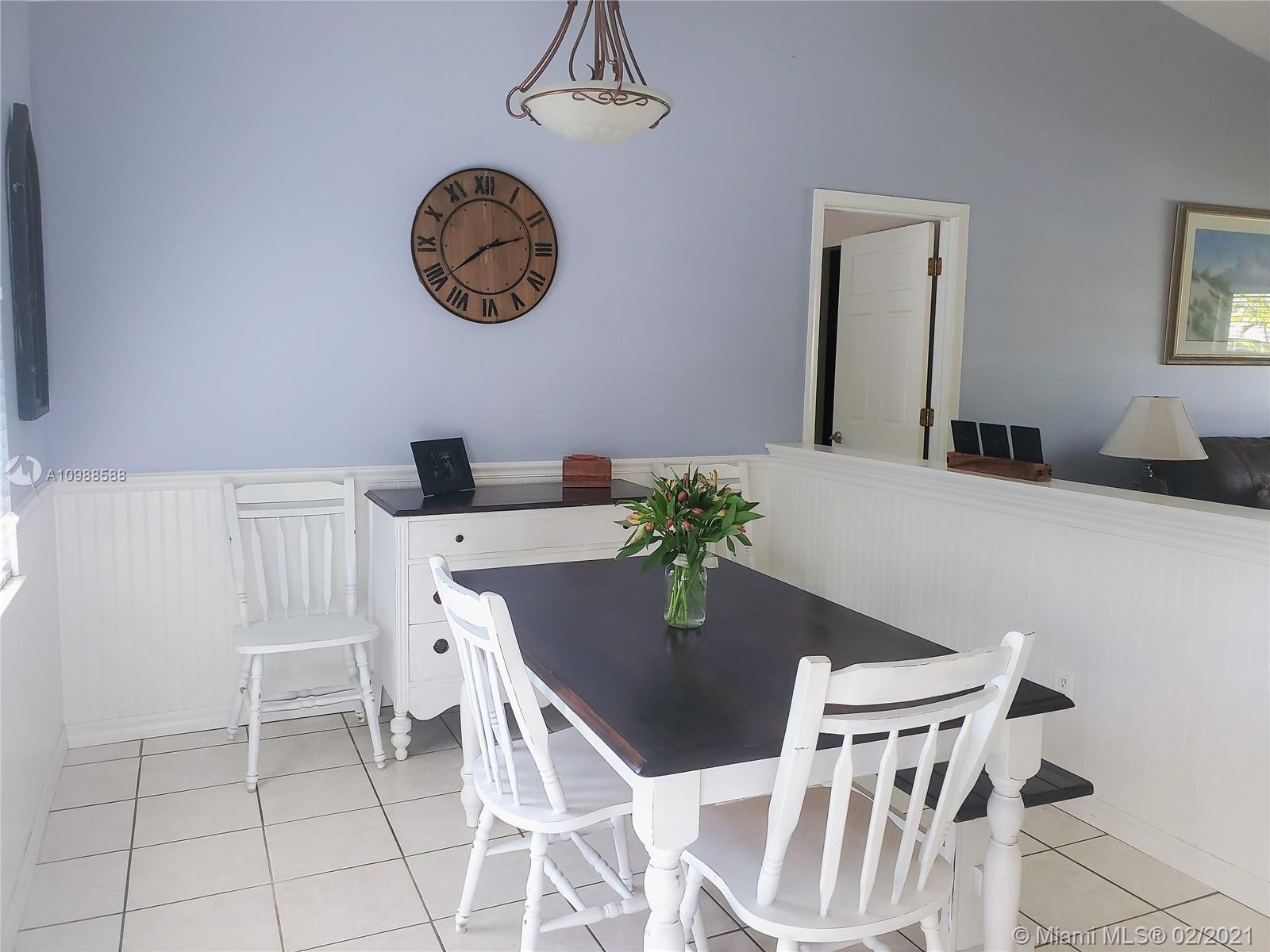 3726 Southeast Middle Street Stuart, FL 34997 - Photo 11 of 48 Gallery Image 11