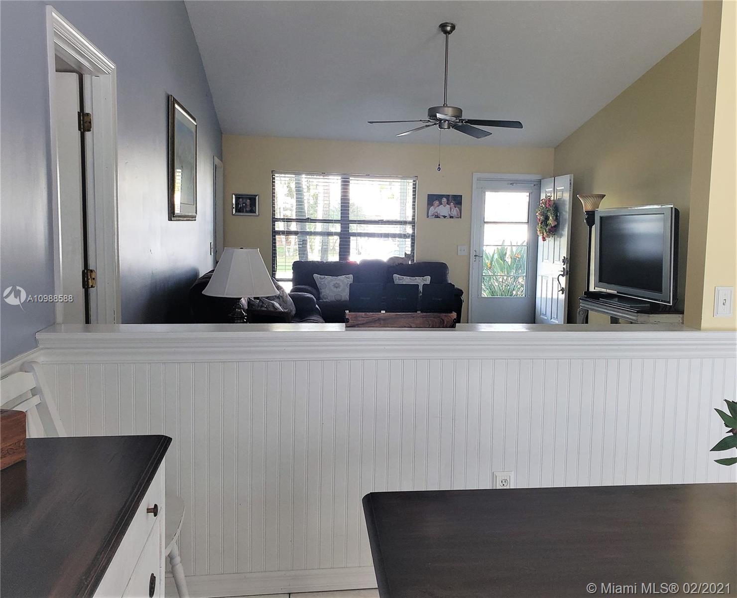 3726 Southeast Middle Street Stuart, FL 34997 - Photo 12 of 48 Gallery Image 12