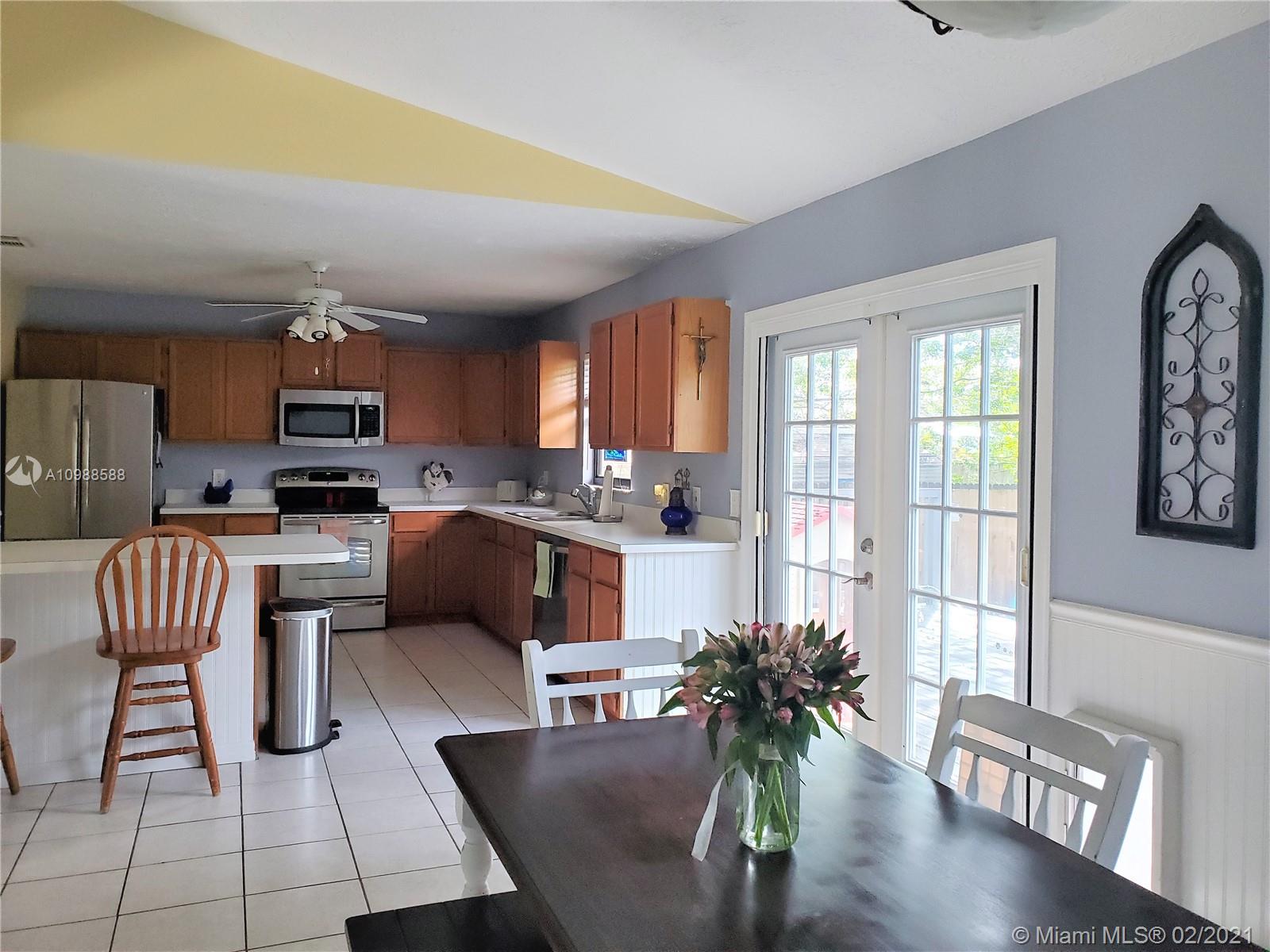 3726 Southeast Middle Street Stuart, FL 34997 - Photo 13 of 48 Gallery Image 13