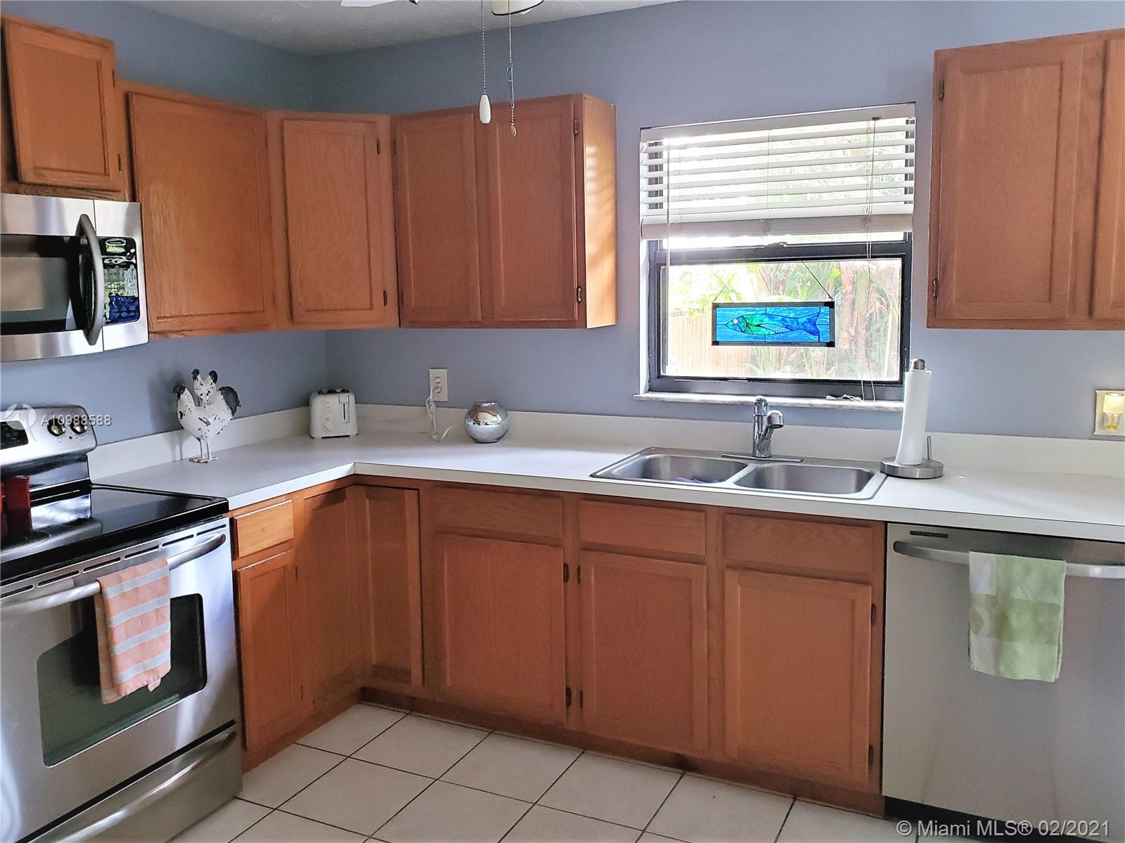 3726 Southeast Middle Street Stuart, FL 34997 - Photo 17 of 48 Gallery Image 17