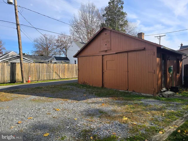 a view of backyard of house