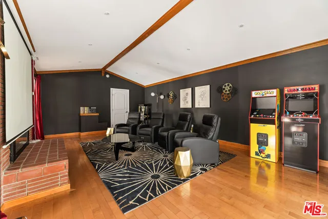 $20,000 | 3200 Oakley Drive, Los Angeles, CA 90068