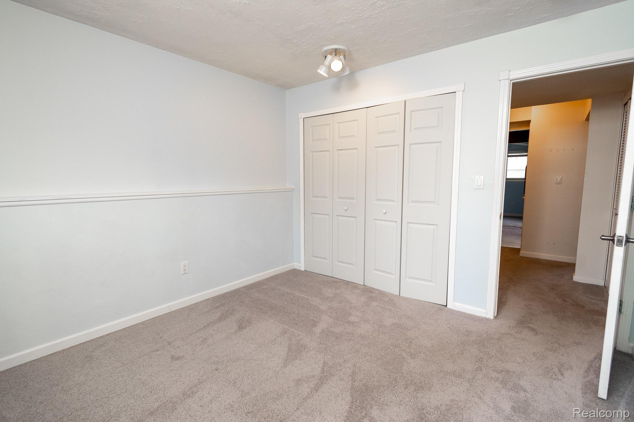 409 West Highland Road, Unit B1 Howell, MI 48843 - Photo 18 of 26 DSC_0669.jpg