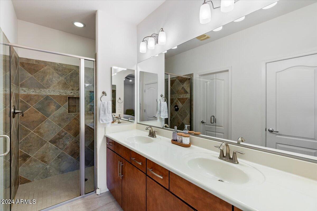 721 East Harwell Road Phoenix, AZ 85042 - Photo 13 of 35