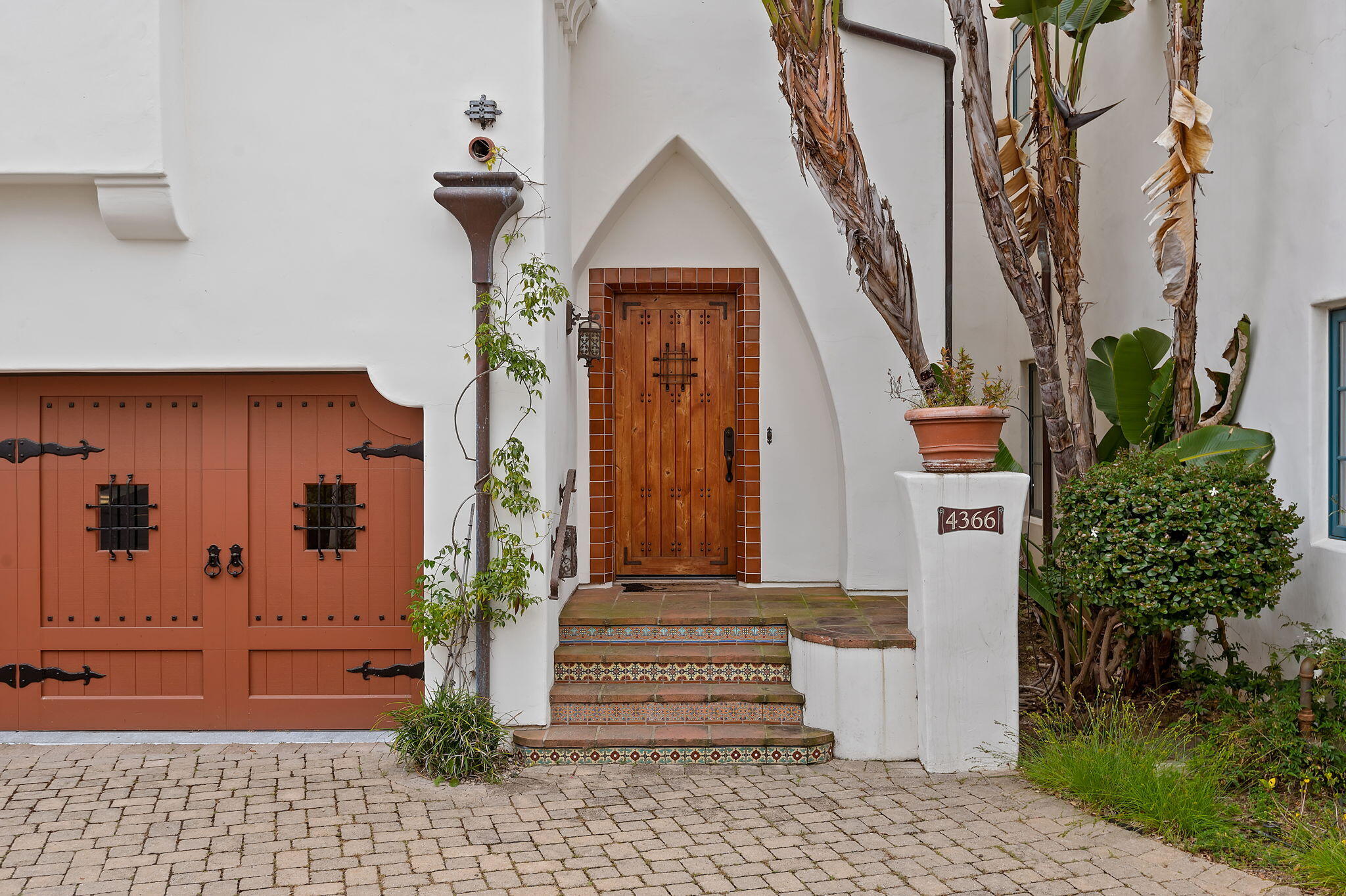 4366 Modoc Road Santa Barbara, CA 93110 - Photo 3 of 23 a front view of a house