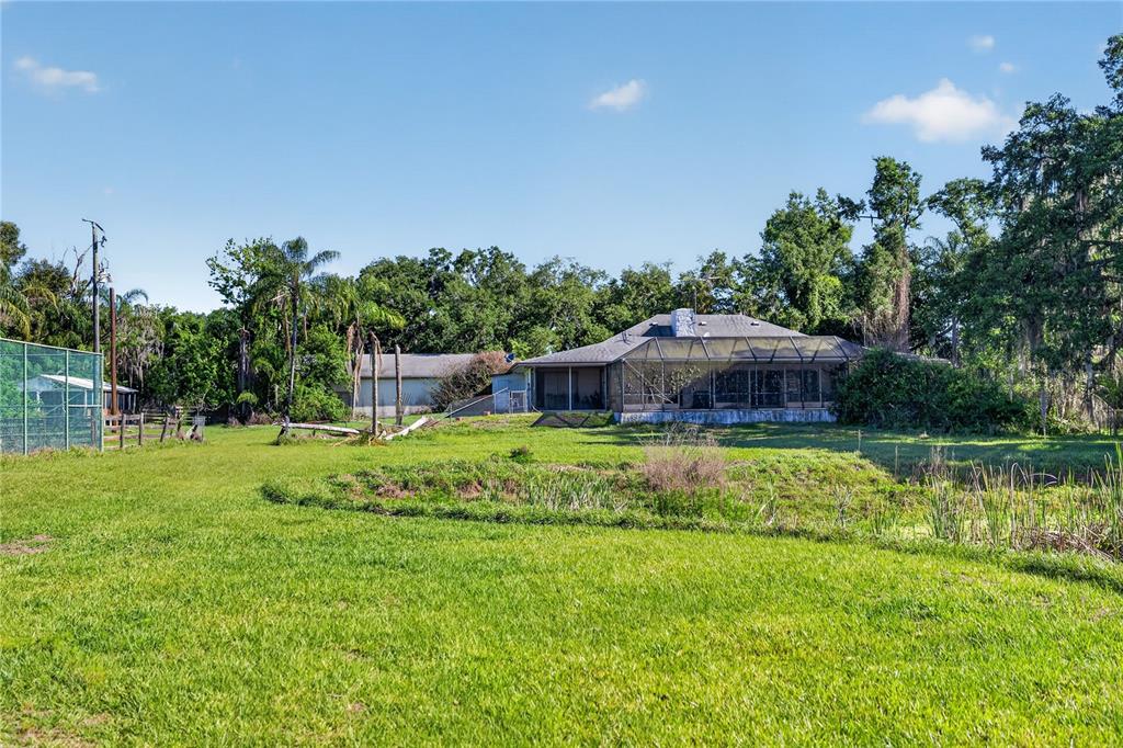 3711 Hidden River Road Sarasota, FL 34240 - Photo 3 of 45 Gallery Image 3