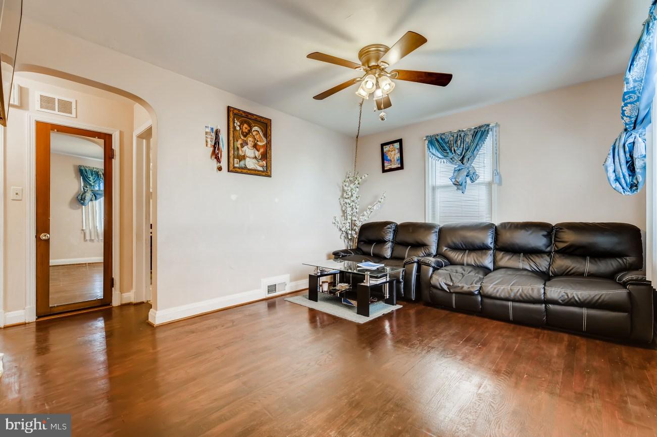 5548 Oakland Road Baltimore, MD 21227 - Photo 6 of 28 Gallery Image 6