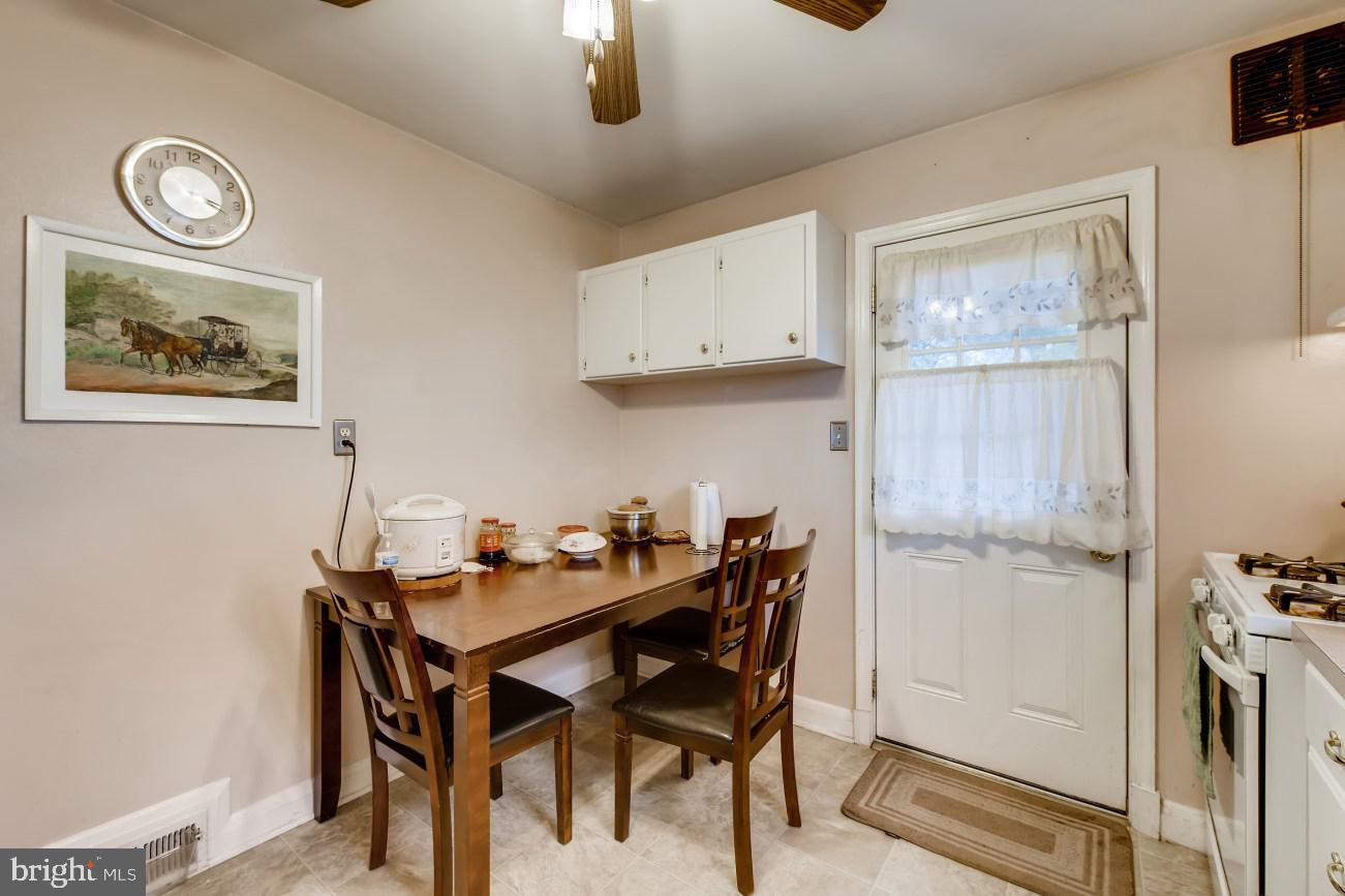 5548 Oakland Road Baltimore, MD 21227 - Photo 8 of 28 Gallery Image 8