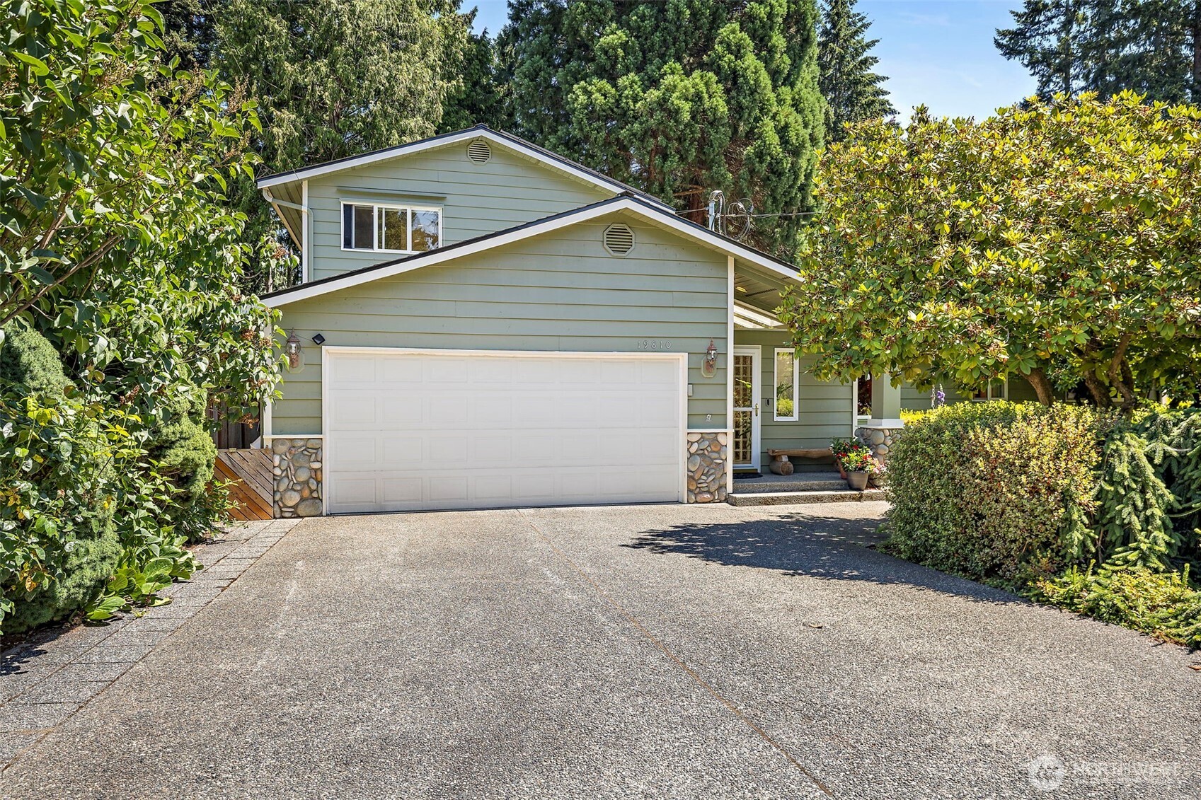 19810 98th Avenue Northeast Bothell, WA 98011 - Photo 2 of 40