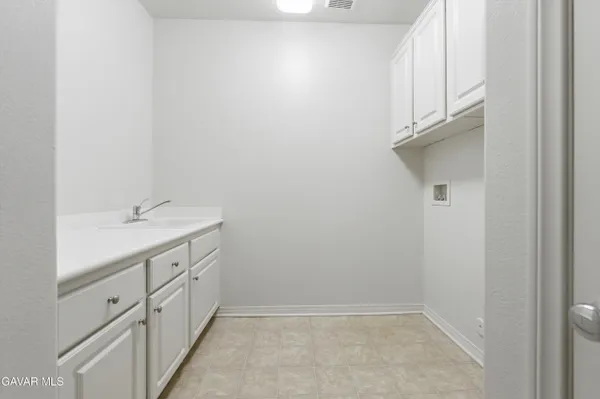 $3,600 | 3024 Tournament Drive, Palmdale, CA 93551