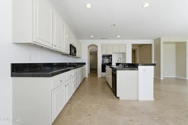 $3,600 | 3024 Tournament Drive, Palmdale, CA 93551