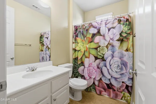 $3,750 | 3024 Tournament Drive, Palmdale, CA 93551