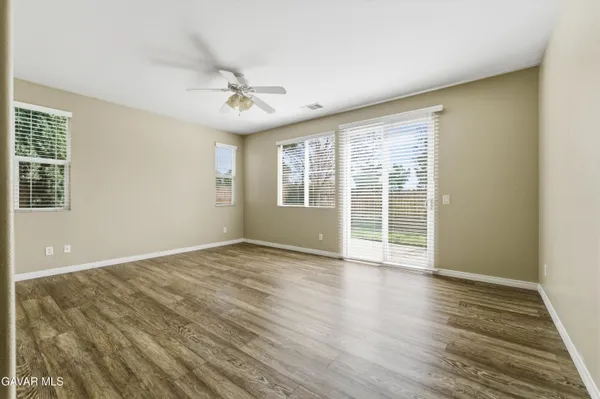 $3,750 | 3024 Tournament Drive, Palmdale, CA 93551