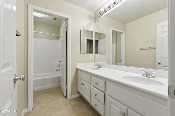 $3,750 | 3024 Tournament Drive, Palmdale, CA 93551