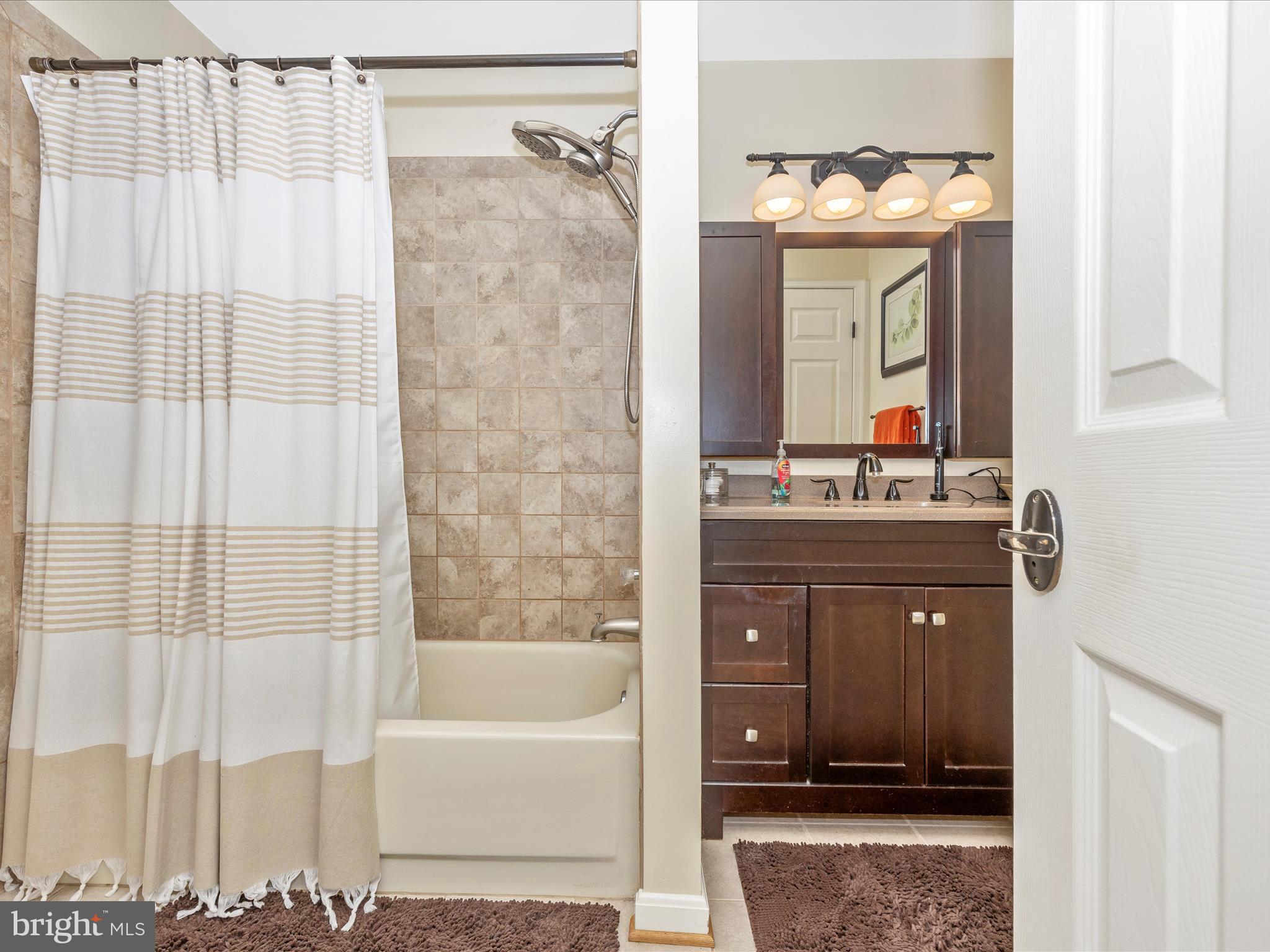 9205 Ridgefield Circle Frederick, MD 21701 - Photo 22 of 64 Primary Bathroom