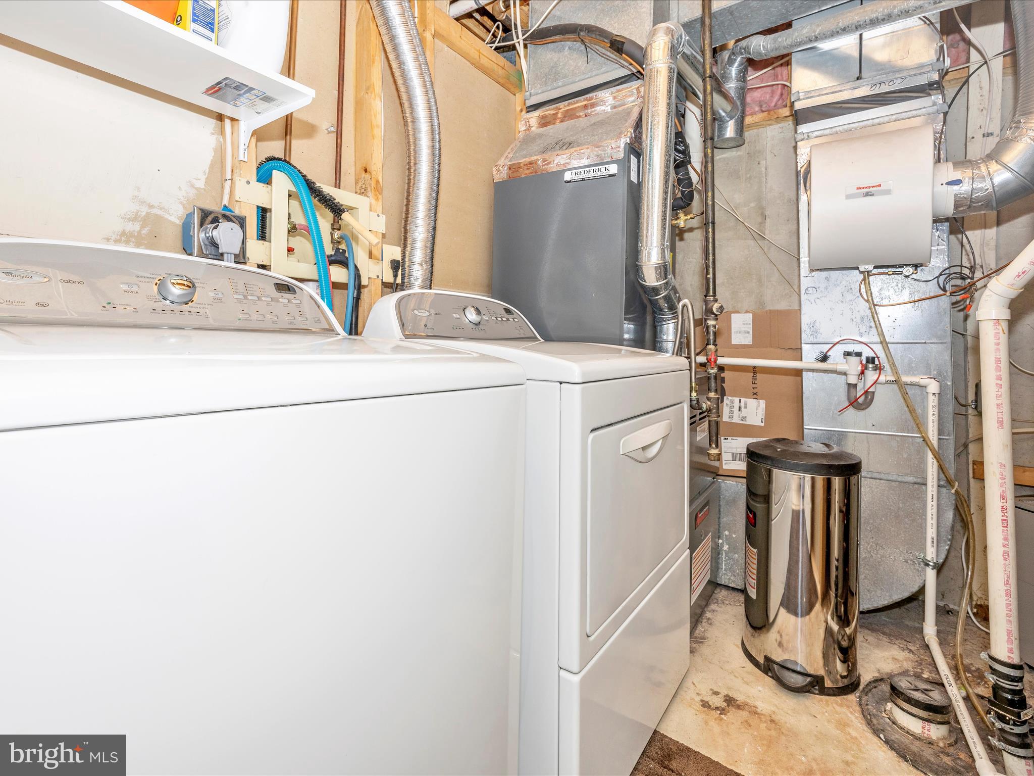 9205 Ridgefield Circle Frederick, MD 21701 - Photo 37 of 64 Laundry