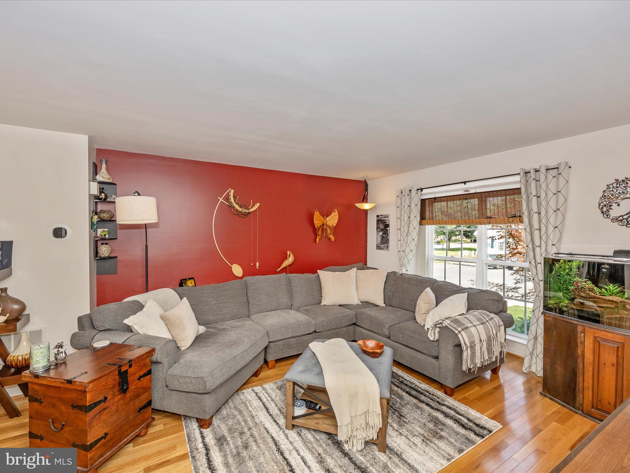 9205 Ridgefield Circle Frederick, MD 21701 - Photo 5 of 64 Living Room