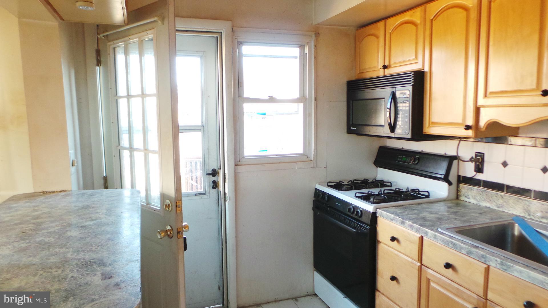 29 Bladen Road Essex, MD 21221 - Photo 8 of 10 Kitchen