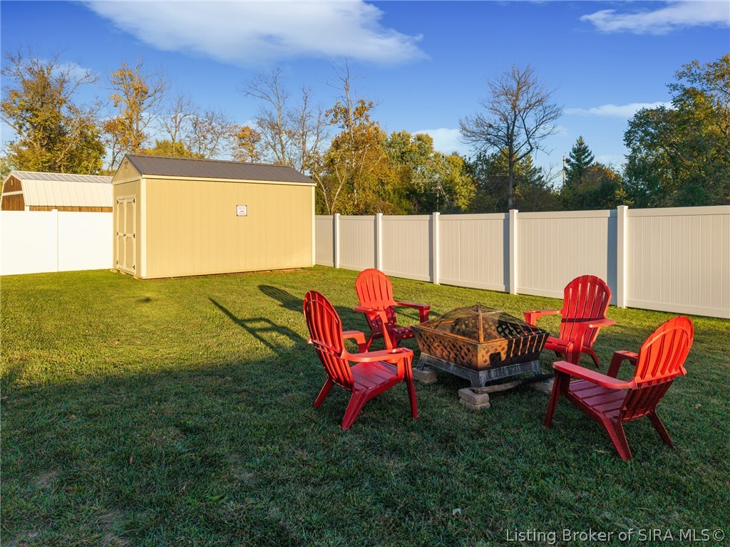 8058 Hudson Lane Georgetown, IN 47122 - Photo 4 of 38