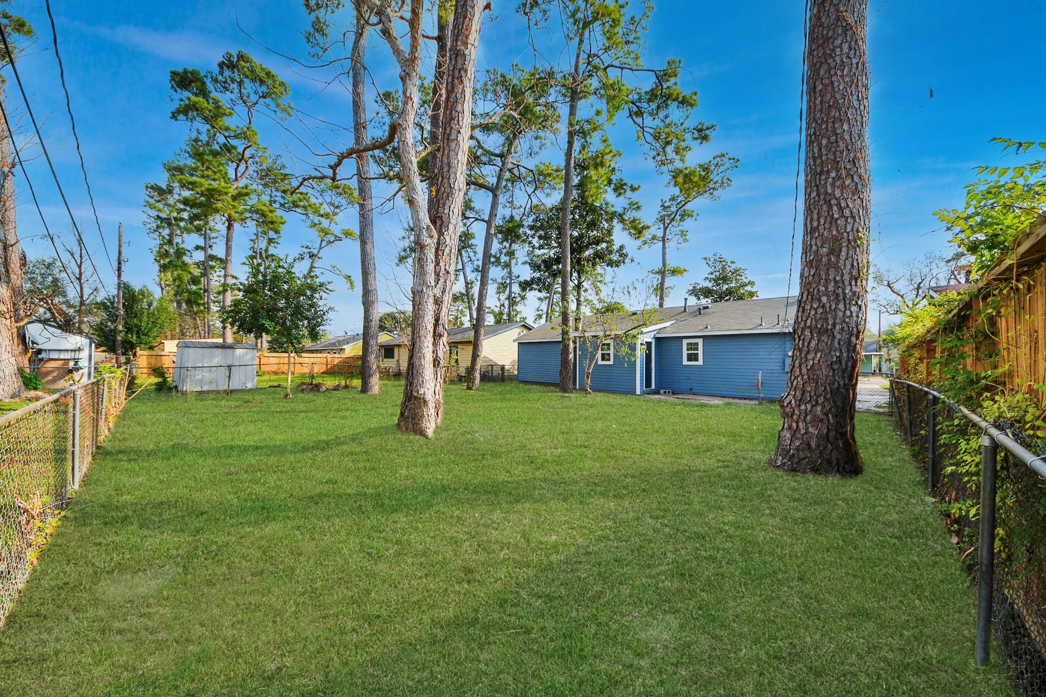 6511 Mohawk Street Houston, TX 77016 - Photo 28 of 32 Backyard
