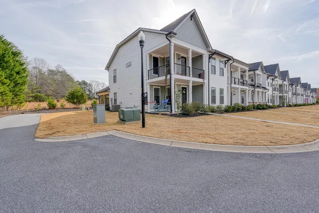 $465,000 | 1216 South Pinot Road, Duncan, SC 29334