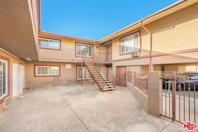 a view of a parking space