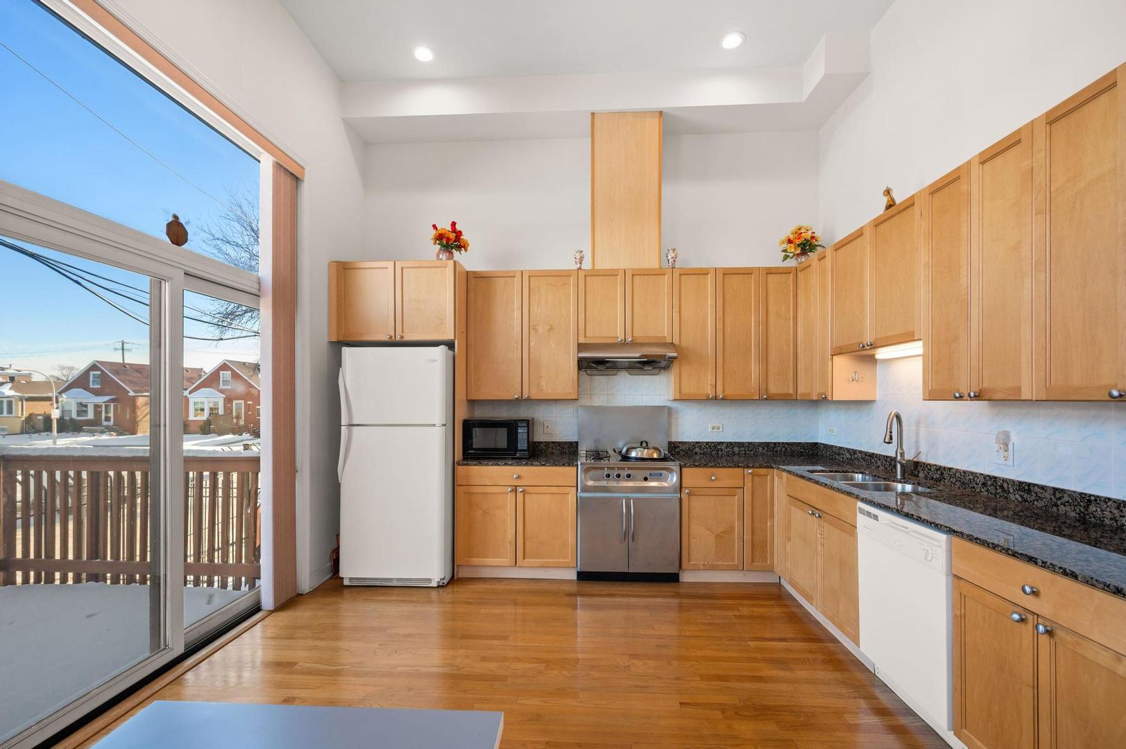 3860 West 51st Street, Unit 2 Chicago, IL 60632 - Photo 5 of 27