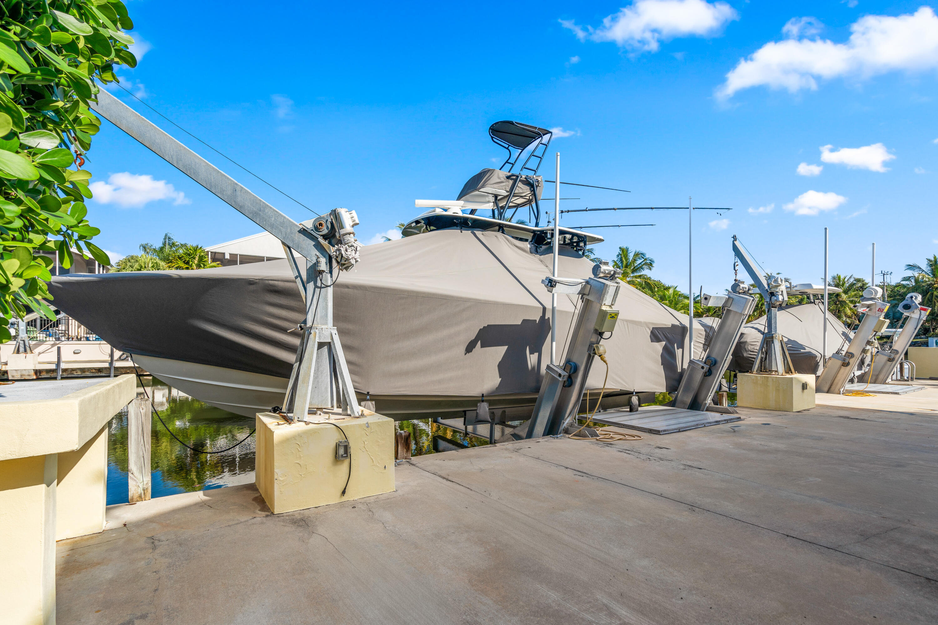 114 Spoonbill Road Tavernier, FL 33070 - Photo 30 of 43 a view of a room with gym equipment