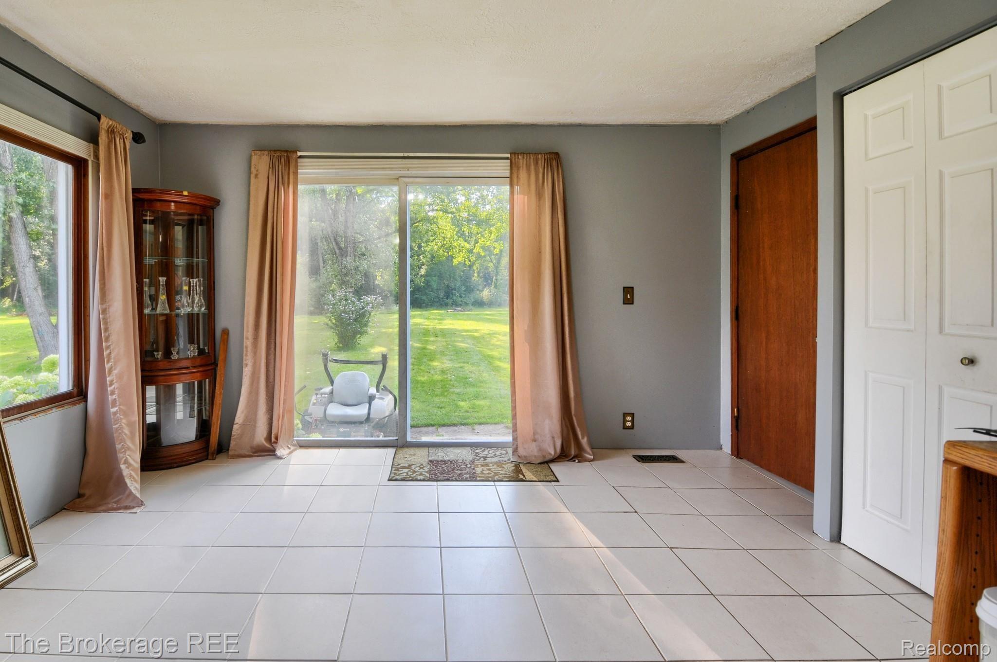 14263 North Bray Road Clio, MI 48420 - Photo 13 of 27 SD3_0807-HDR(5).jpg