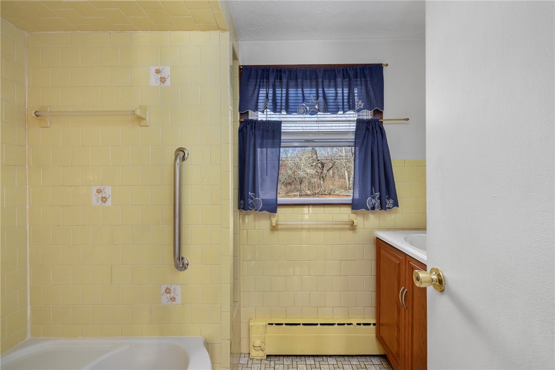 61 High View Drive Cranston, RI 02921 - Photo 30 of 48