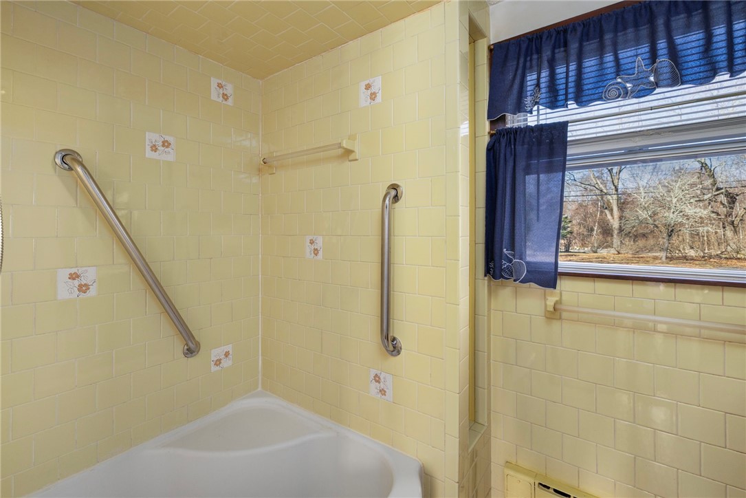 61 High View Drive Cranston, RI 02921 - Photo 31 of 48