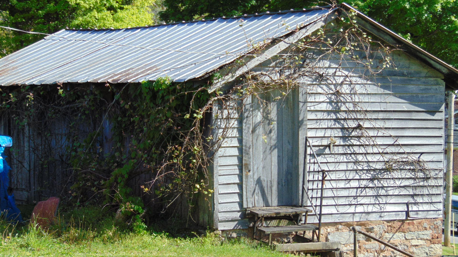 17520 Rich Valley Road Abingdon, VA 24210 - Photo 27 of 30 17520 richvalley shed2