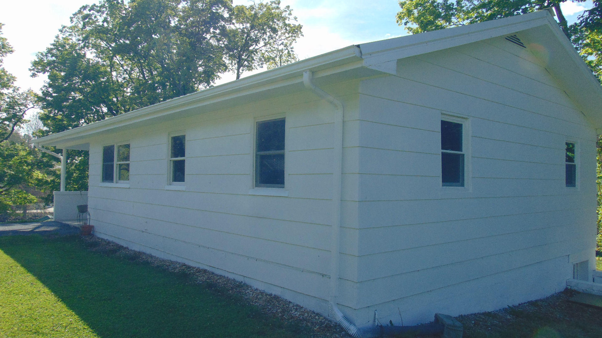 17520 Rich Valley Road Abingdon, VA 24210 - Photo 28 of 30 17520 richvalley side view