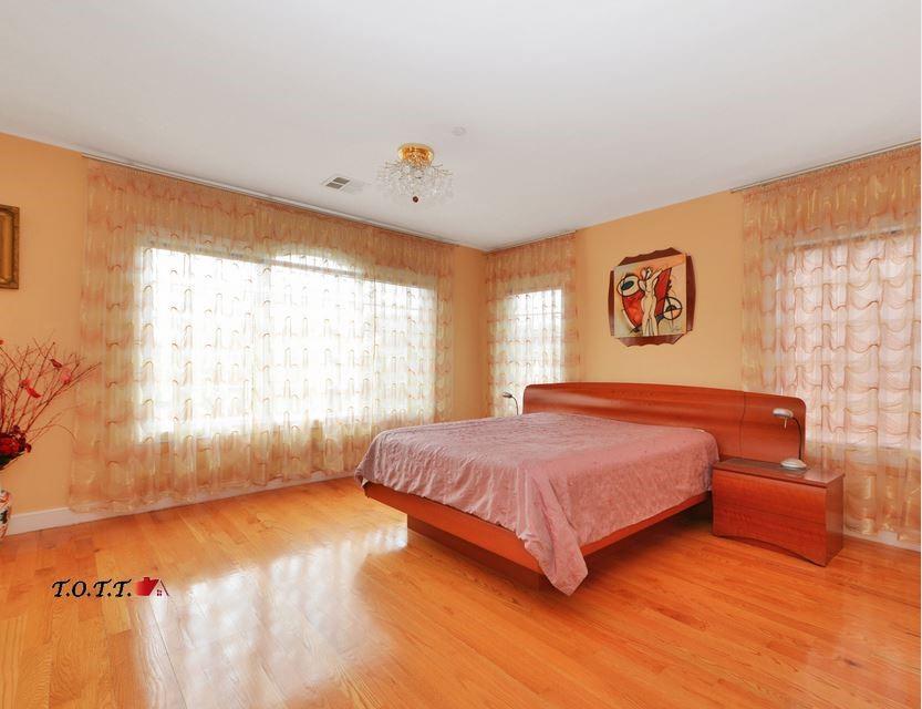 68 Bell Point Drive Brooklyn, NY 11234 - Photo 15 of 28