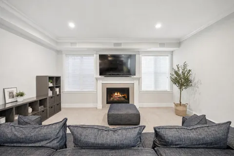 $1,985,000 | 909 Glenwood Lane, Glenview, IL 60025