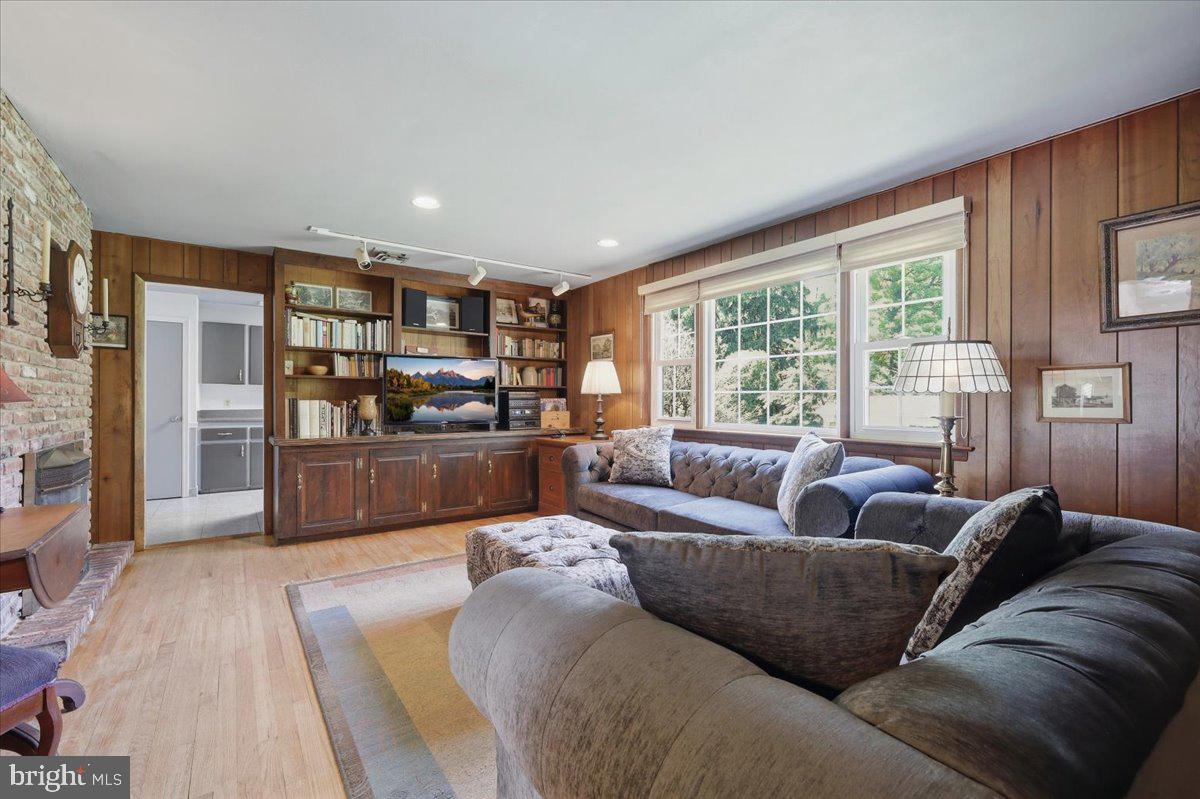 14 Mansfield Road Ewing, NJ 08628 - Photo 15 of 29