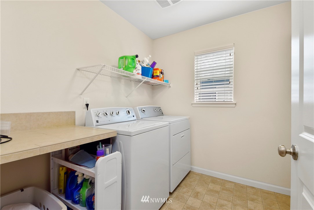 4115 181st Place Southeast Bothell, WA 98012 - Photo 13 of 24 Gallery Image 13