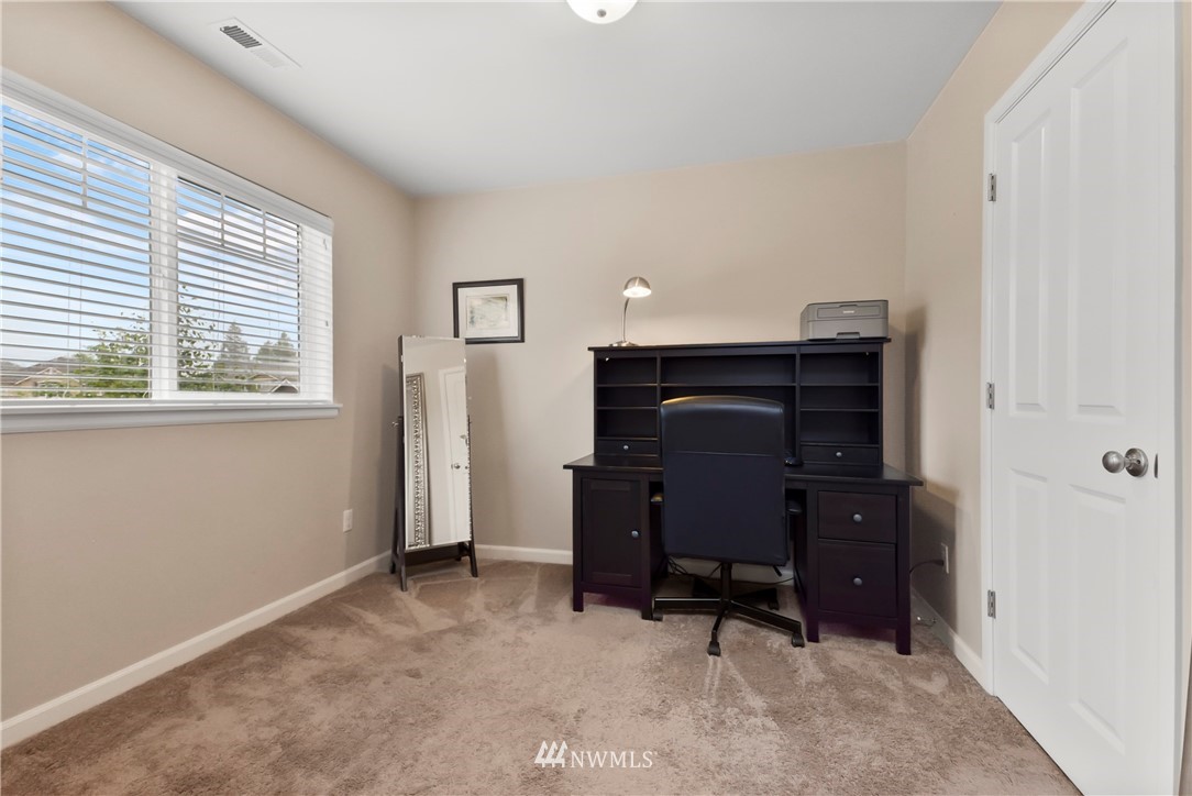 4115 181st Place Southeast Bothell, WA 98012 - Photo 18 of 24 Gallery Image 18