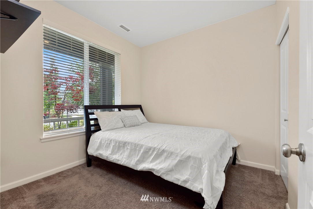 4115 181st Place Southeast Bothell, WA 98012 - Photo 9 of 24 Gallery Image 9